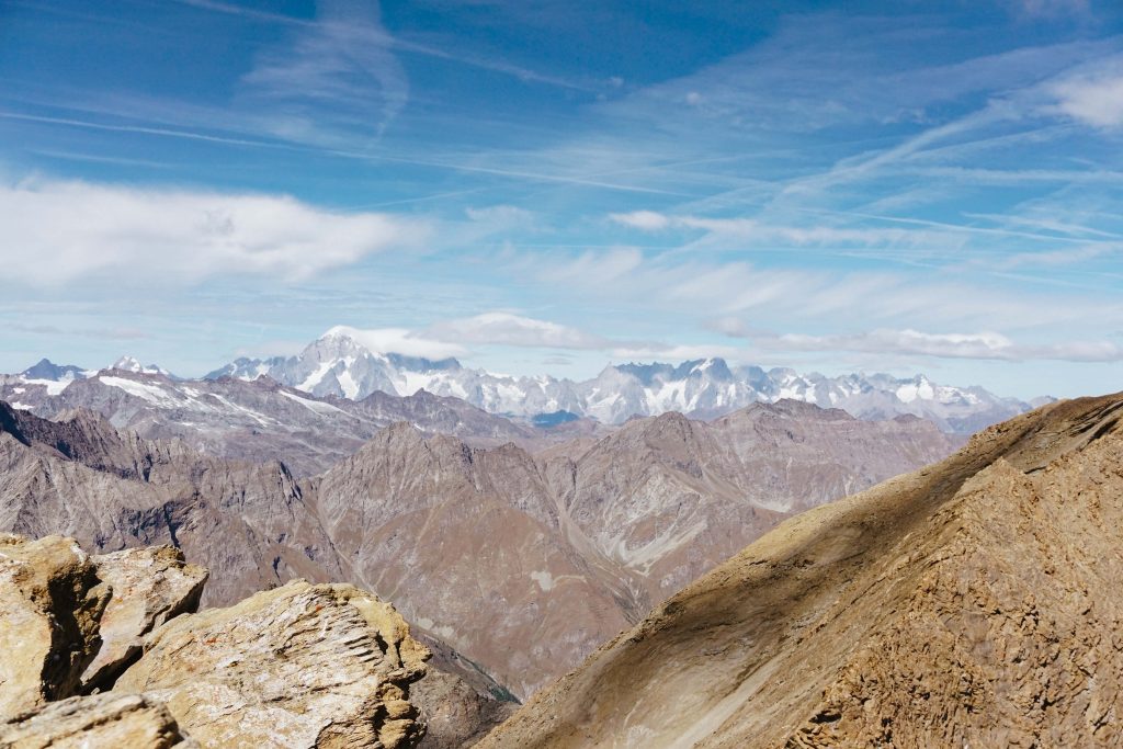 Salendo verso la cima del Taou Blanc, vista sul Monte Bianco