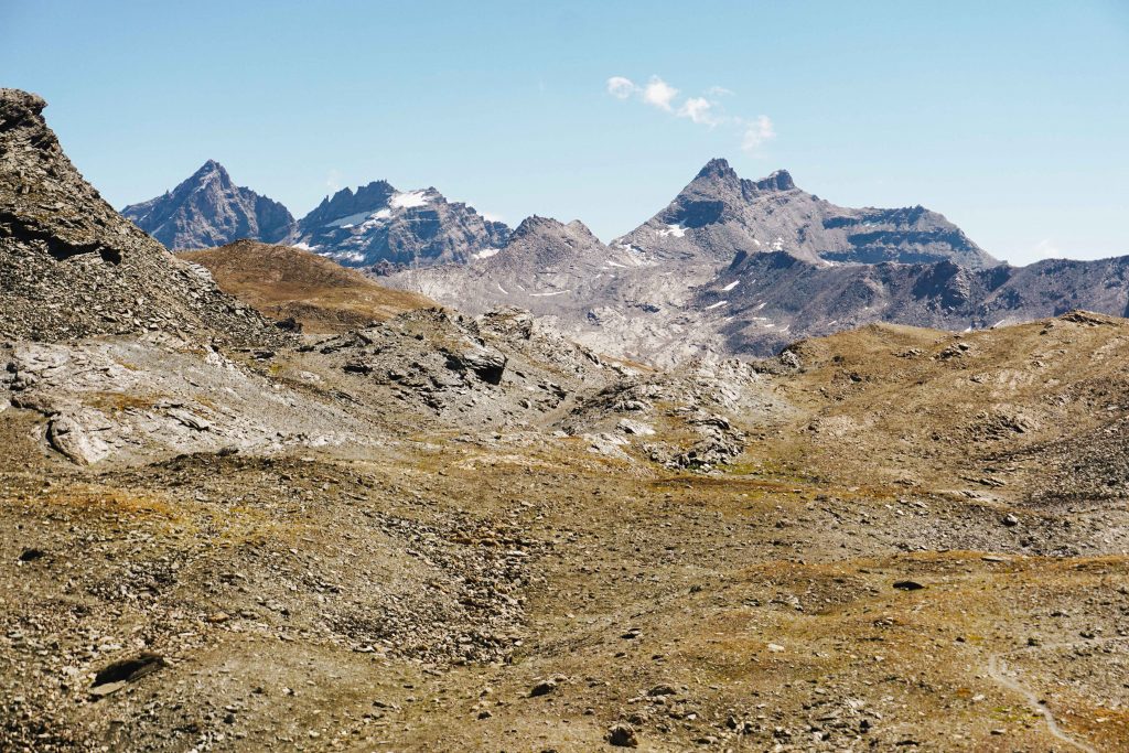 Panorama di roccia salendo al Col Rosset