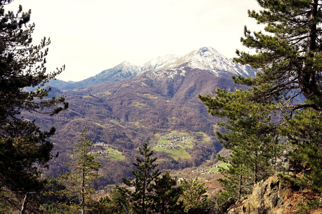 Panorama sulla Valle di Viù salendo all'Uja di Calcante