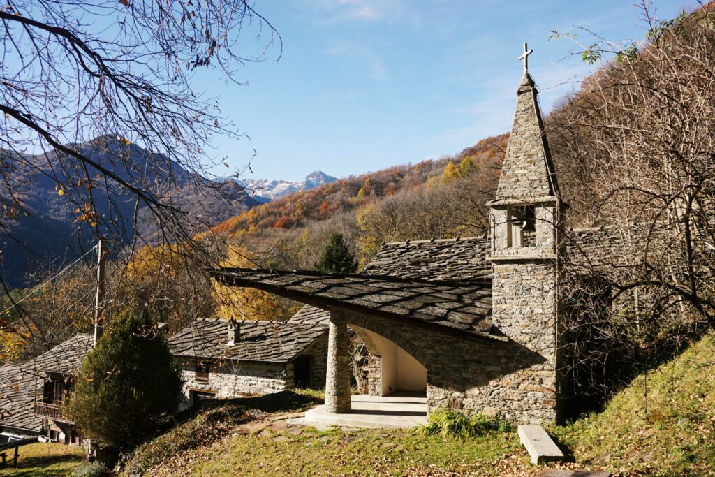 La cappella ai Monti di Voragno, Val d'Ala