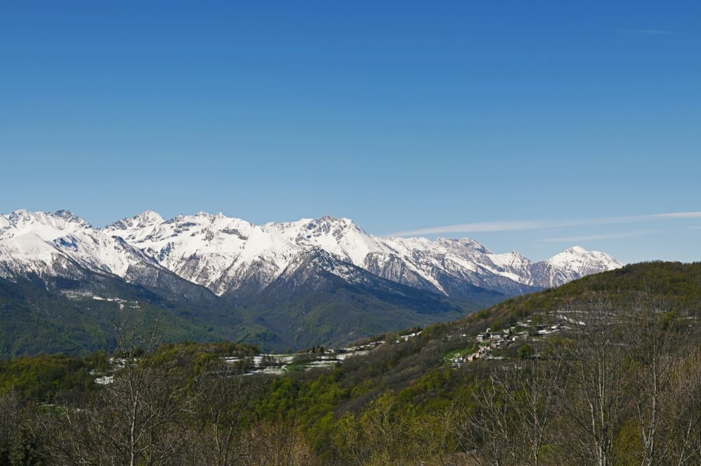 Panorama sulla Valle di Susa lungo i sentieri della memoria a Condove