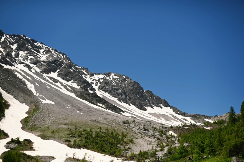 Panorama sul Passo della Mulattiera lungo sul sentiero balcone di Beaulard