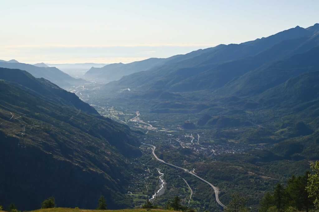 Panorama al mattino sulla Valle di Susa salendo al Rifugio Avanzà