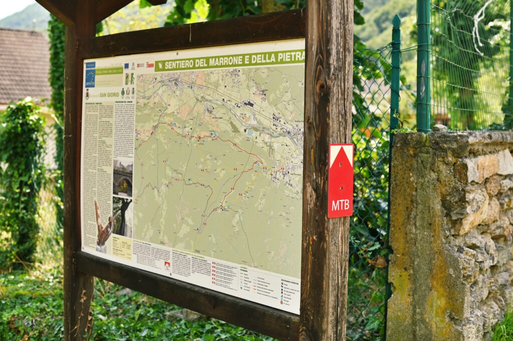 Castellonistica lungo il Sentiero della Pietra e del Marrone, Bassa Valle di Susa