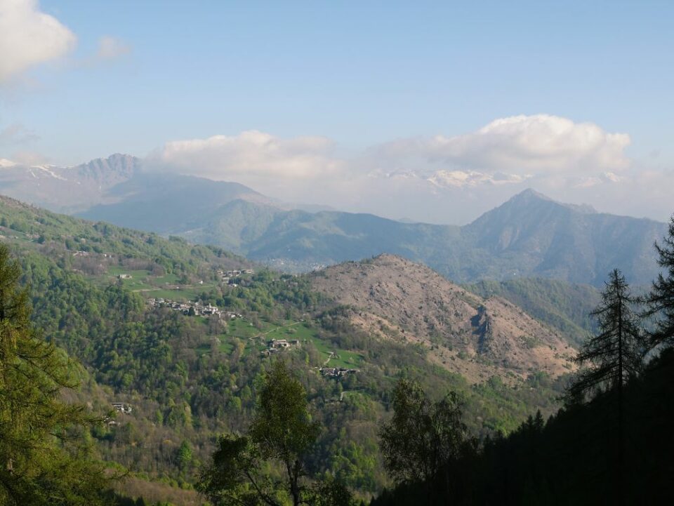 Panorama sulla Valle di Viù dal Colle del Lys